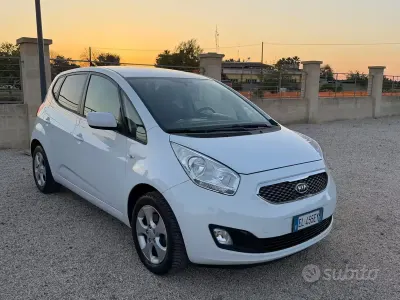 Usado Kia Venga EX 90 CV (66 kW) 2011 Blanco Utilitario