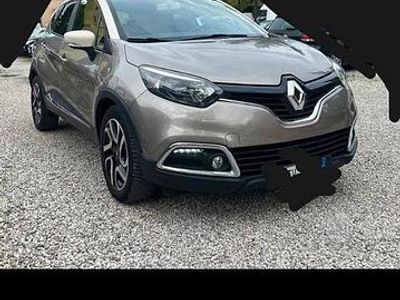 Usata Renault Captur 90 CV (66 kW) 2014 Grigio SUV
