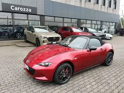 Nuova Mazda MX5 Homura-Line 132 CV (97 kW) 2026 Soul red crystal Cabrio
