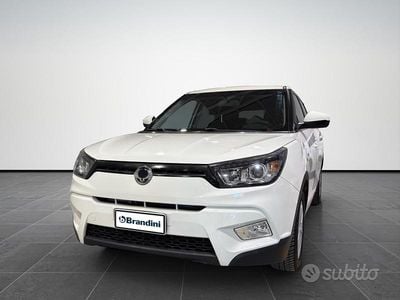 Usata Ssangyong (KGM) Tivoli 116 CV (85 kW) 2017 Bianco SUV