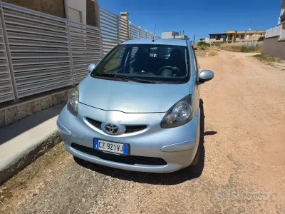 Usata Toyota Aygo Sol 68 CV (50 kW) 2006 Bluazzurro Utilitaria