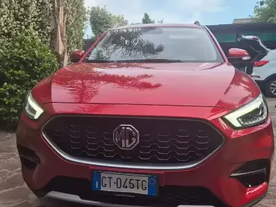 Usata MG ZS 106 CV (77 kW) 2024 Rosso SUV