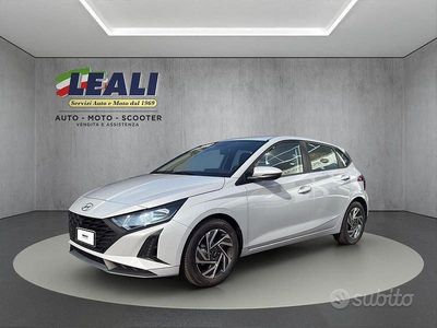 Blu Nuova 2025 Hyundai i20 Berlina | 18.700 € (Buon prezzo)