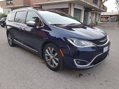 Usata Chrysler Pacifica Limited 287 CV (211 kW) 2018 Blu/azzurro Monovolume