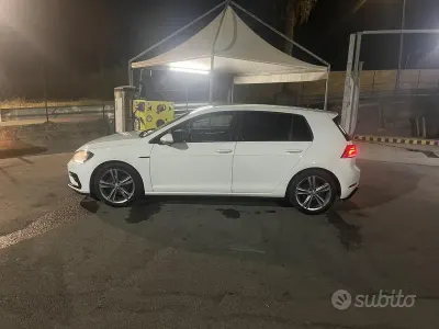 Gebraucht VW Golf VII R-line 115 PS (84 kW) 2019 Weiß Limousine
