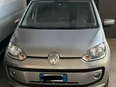Usata VW up! 74 CV (54 kW) 2015 Argento Utilitaria