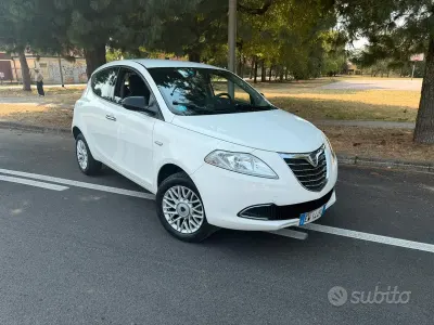 Usata Lancia Ypsilon 120 CV (88 kW) 2014 Bianco Utilitaria