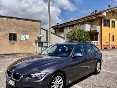 Usata BMW 318 143 CV (105 kW) 2013 Grigio Station wagon