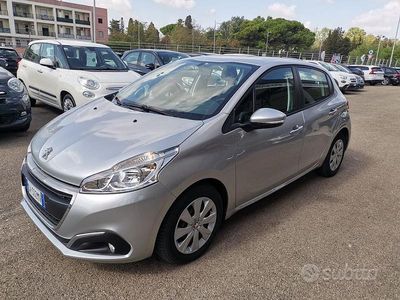 Grigio Usata 2016 Peugeot 208 Active Utilitaria | 10.999 € (Molto cara)