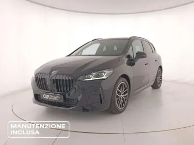 Usata BMW 218 Active Tourer M Sport 150 CV (110 kW) 2025 Black sapphire metallizzato Monovolume
