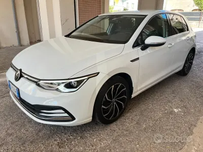 Usata VW Golf VIII Style 116 CV (85 kW) 2023 Bianco Berlina