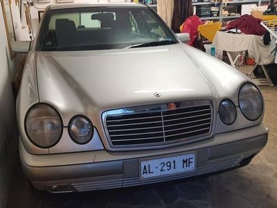 usata Mercedes E200 cat Classic Bifuel GPL