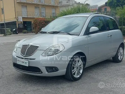 Usata Lancia Ypsilon 69 CV (50 kW) 2010 Grigio Utilitaria