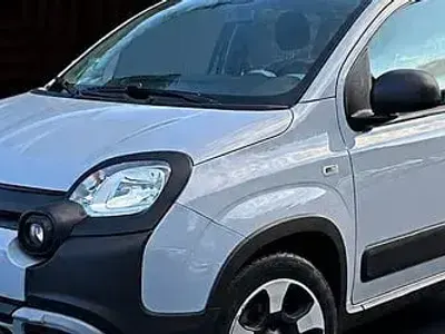 Usata Fiat Panda Cross Cross 70 CV (51 kW) 2024 Nero Utilitaria