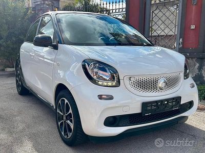 Usata Smart ForFour Prime 71 CV (52 kW) 2014 Nero Utilitaria