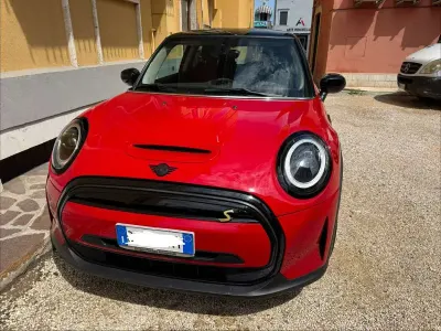Usata Mini Cooper SE Classic 75 kW (102 CV) 2023 Utilitaria