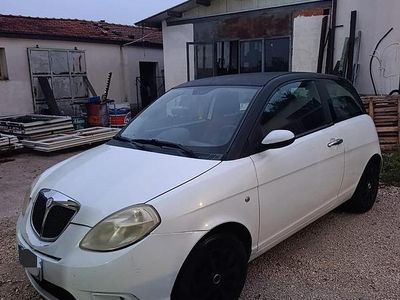 Usata Lancia Ypsilon 69 CV (50 kW) 2004 Bianco Utilitaria
