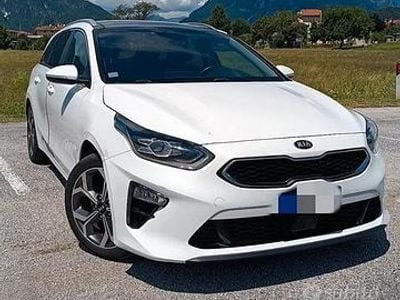 Begagnad Kia Ceed 136 HK (100 kW) 2018 Vit Halvkombi