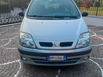 Usata Renault Scénic 107 CV (78 kW) 2000 Grigio Monovolume