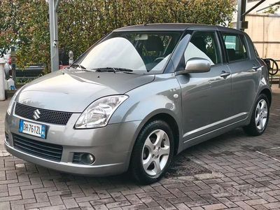 Usata Suzuki Swift GLX 92 CV (67 kW) 2007 Grigio Utilitaria