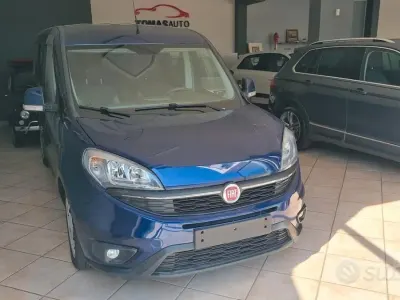 Usata Fiat Doblò 105 CV (77 kW) 2017 Blu Monovolume
