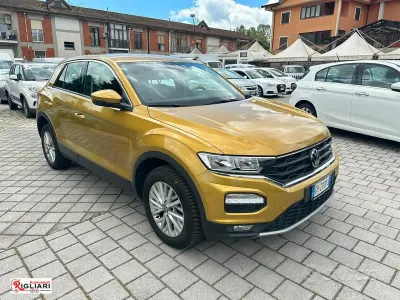 Usata VW T-Roc Business 150 CV (110 kW) 2021 Giallo SUV