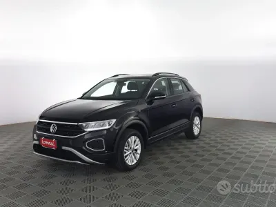 Usata VW T-Roc Life 150 CV (110 kW) 2025 Nero perla SUV