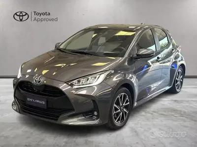 Usata Toyota Yaris Hybrid Trend 92 CV (67 kW) 2023 Grigio Berlina