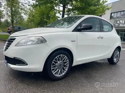 Gebraucht Lancia Ypsilon S 95 PS (69 kW) 2012 Weiß Kleinwagen