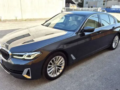 Usata BMW 520 Luxury Line 190 CV (139 kW) 2021 Grigio Berlina