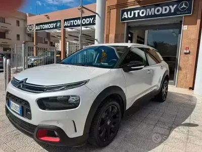 Usata Citroën C4 Cactus Shine 102 CV (75 kW) 2019 Bianco Utilitaria