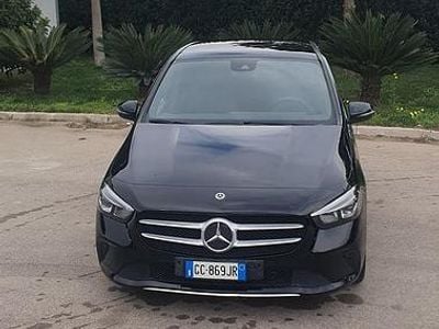 Usata Mercedes B180 116 CV (85 kW) 2019 Nero Monovolume