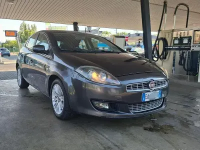 Usata Fiat Bravo 90 CV (66 kW) 2010 Grigio Utilitaria