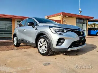 Occasion Renault Captur Business 95 ch (69 kW) 2020 Gris SUV