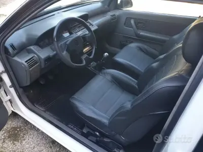 Usata Renault Clio 137 CV (100 kW) 1991 Bianco Utilitaria