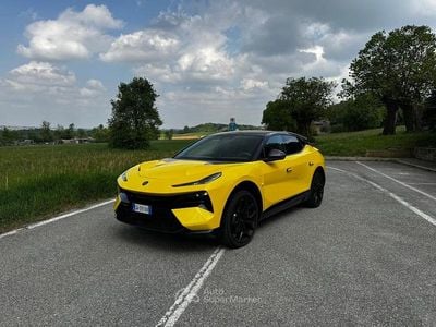 Nuova Lotus Eletre 673 kW (916 CV) 2026 Giallo SUV