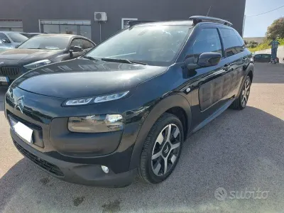 Usata Citroën C4 Shine 99 CV (72 kW) 2017 Nero SUV