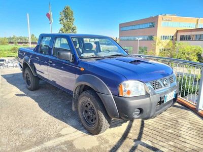 usata Nissan Navara 4x4 2.5 td doppia cabina