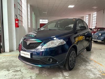 Usata Lancia Ypsilon Gold 69 CV (50 kW) 2020 Blu Utilitaria