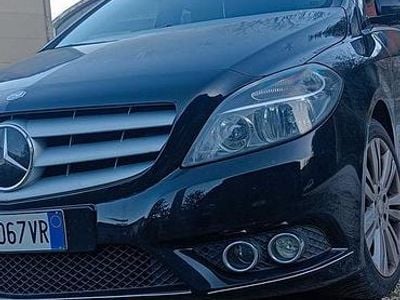 Usata Mercedes B180 109 CV (80 kW) 2013 Nero Utilitaria