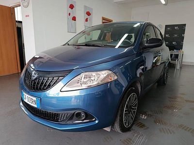 Usata Lancia Ypsilon Gold 69 CV (50 kW) 2024 Blu Utilitaria