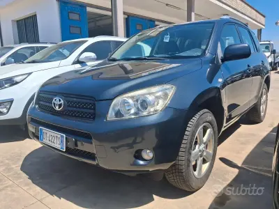 Usata Toyota RAV4 Sol 136 CV (100 kW) 2009 Grigio SUV