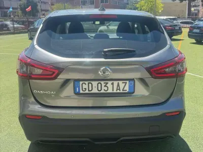 Usata Nissan Qashqai 116 CV (85 kW) 2020 Grigio SUV