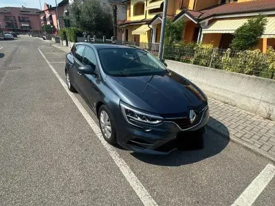 Usata Renault Mégane GrandTour 116 CV (85 kW) 2023 Grigio Station wagon