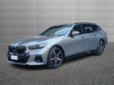 Usata BMW 540 M Sport 303 CV (222 kW) 2025 Grigio Station wagon