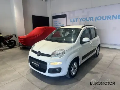 Usata Fiat Panda Lounge 69 CV (50 kW) 2019 Bianco Utilitaria