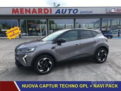 Nuova Renault Captur Techno 100 CV (73 kW) 2025 Grigio SUV