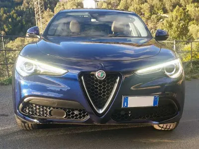 Usata Alfa Romeo Stelvio Executive 190 CV (139 kW) 2018 Blu/azzurro SUV