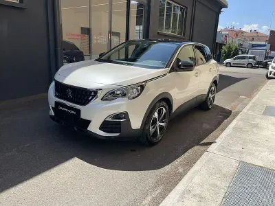 Usata Peugeot 3008 Active 131 CV (96 kW) 2019 Bianco SUV