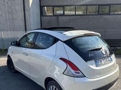 Usado Lancia Ypsilon S 69 HP (50 kW) 2011 Citadino
